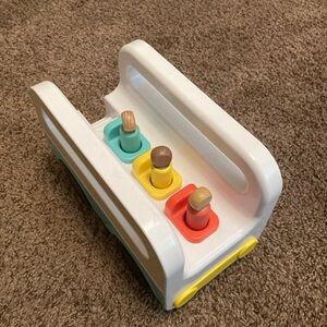 Lovevery Wheel Around Town Bus